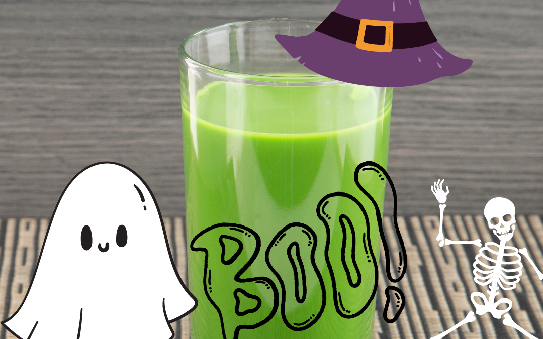 Gruseliger grüner Saft für Halloween